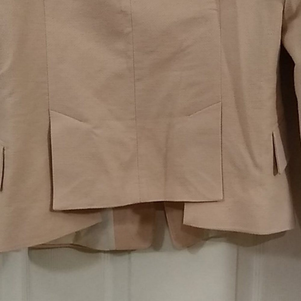 Blazer - Picture 5 of 5